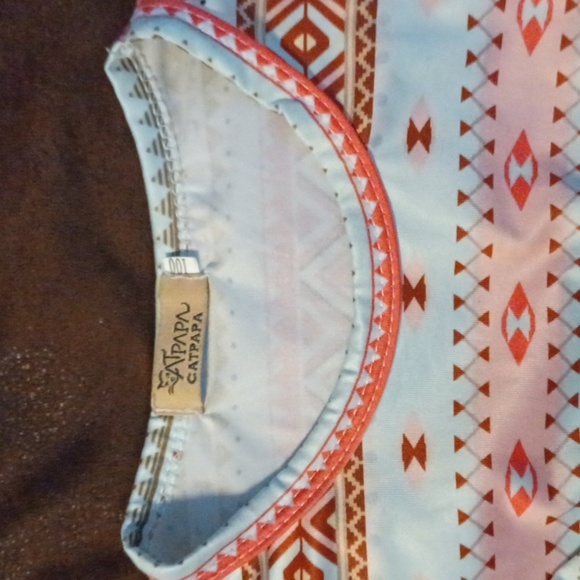 CATAPAPA, ONSIE SIZE 100, EXUAL TO 3T. LONG SLEEVE, CUTE TRIBLE DESIGN. - Picture 2 of 5